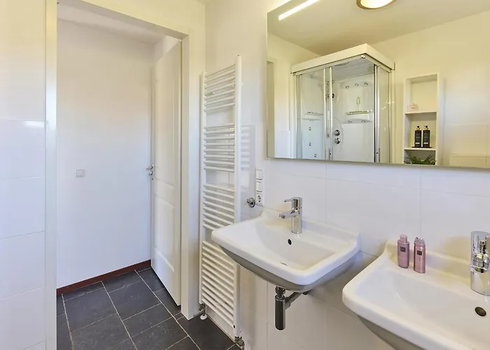 Villa In Limburg Near Maasplassen